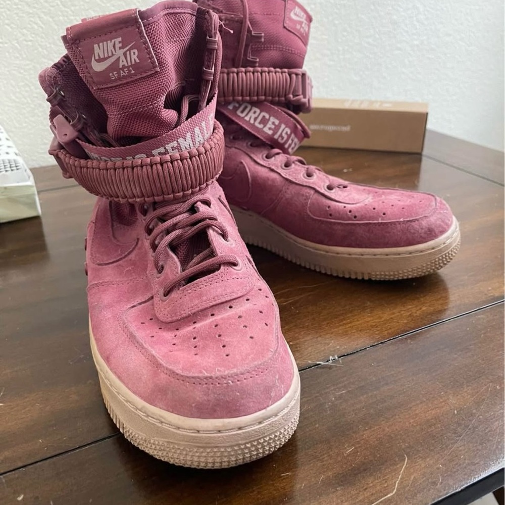 Nike SF AF1 Winterized Sneakers in Mauve
